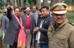 रुद्रपुर के संजय वन का निरीक्षण करते केंद्रीय मंत्री अजय भट्ट। संवाद