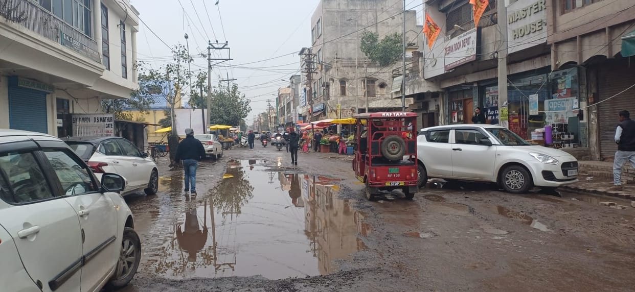 Intermittent rain till evening, possibility of fog even today