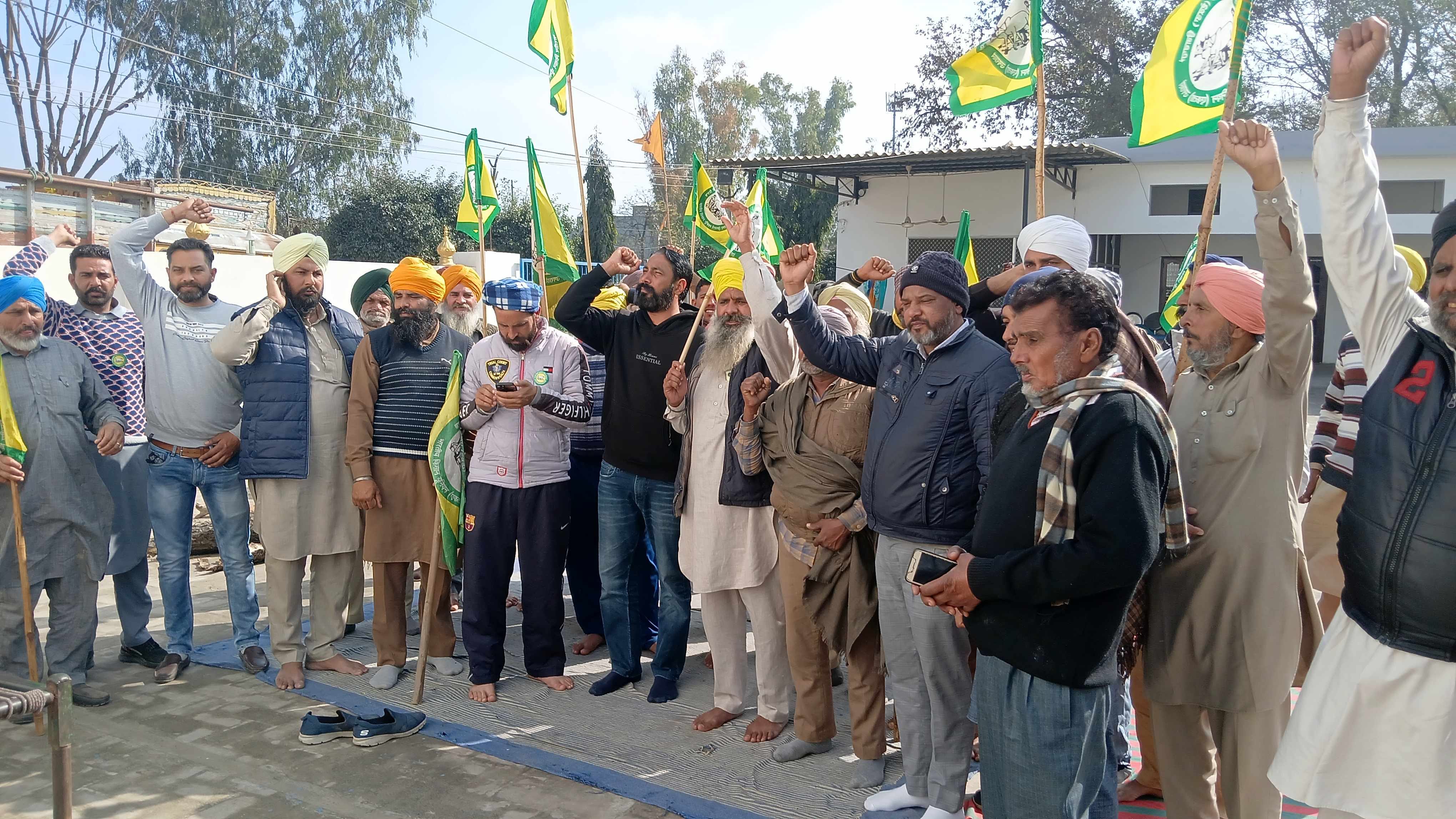 Farmers will protest against MPs, MLAs and ministers of ruling parties in Jakhal villages.