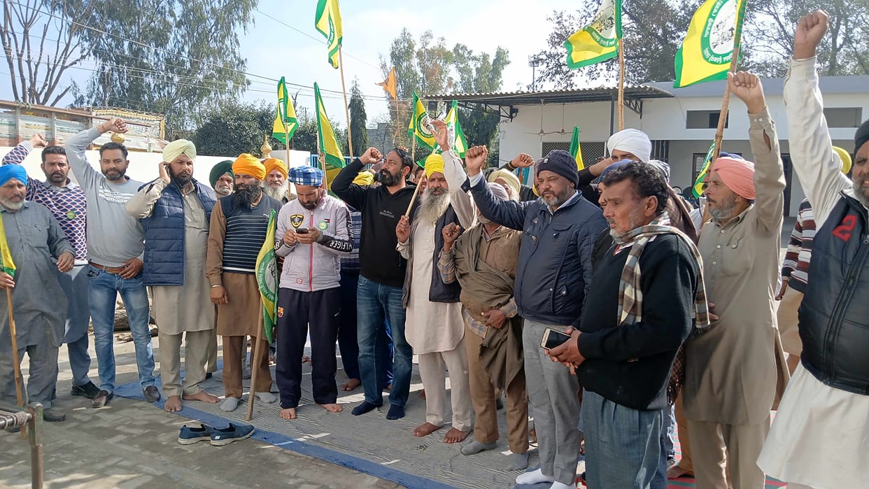 Farmers will protest against MPs, MLAs and ministers of ruling parties in Jakhal villages.