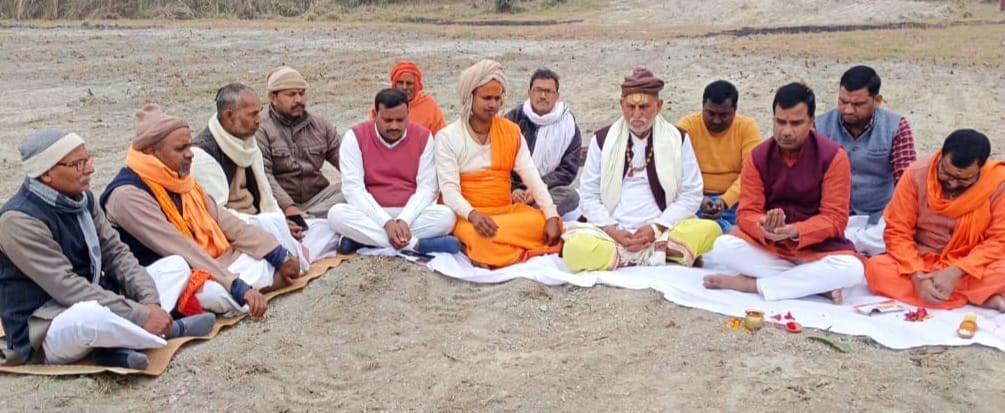Bhoomi pujan took place on the banks of Narayani, religious flag installed