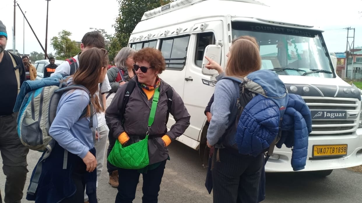 Villagers again blocked the way for tourists in Sawalde