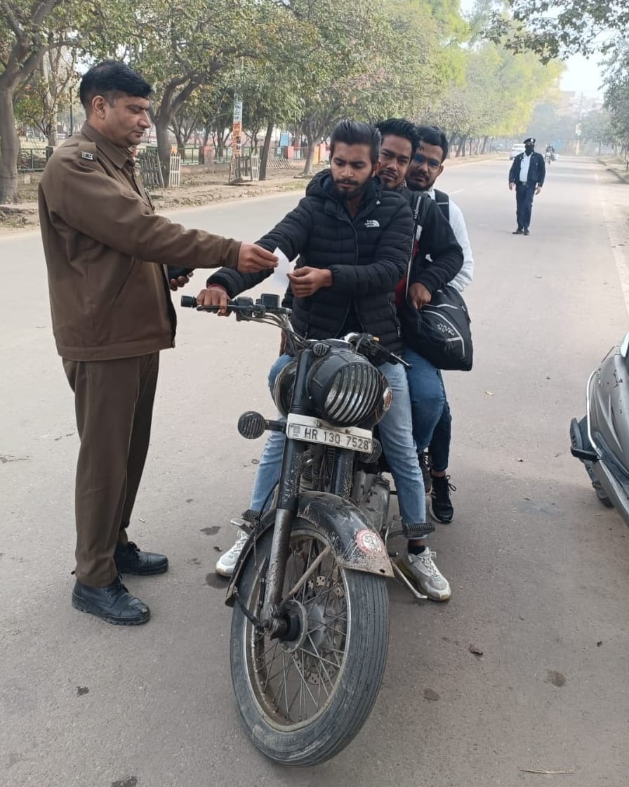 Two wheelers running in traffic violation, school vehicles also included