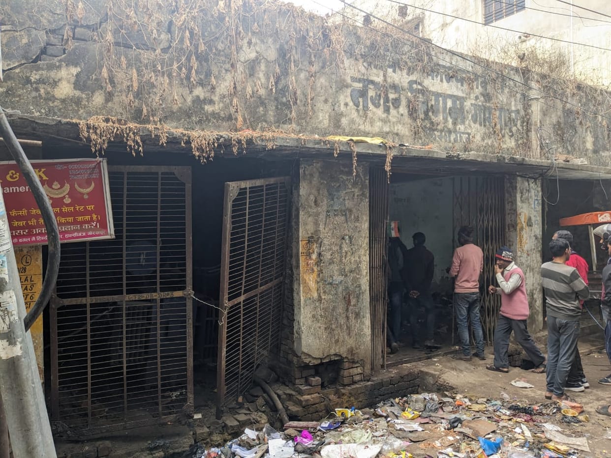 Bandhu Singh Park: Corporation shops empty, demolition to begin from today
