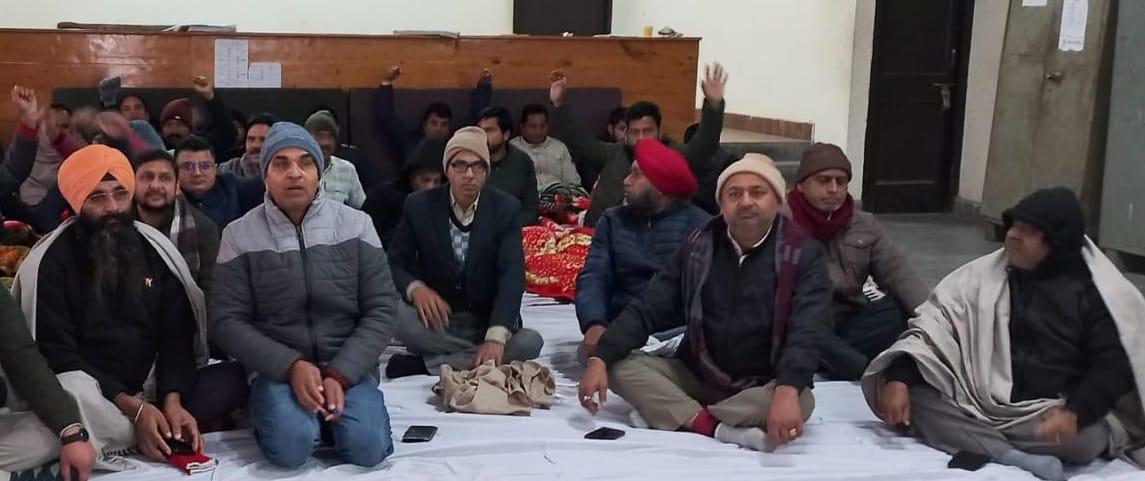Patwari and Kanungo raised their voice in support of the demands