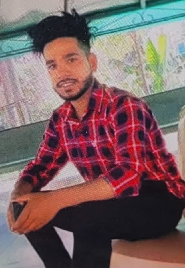 Bike driver dies in collision with scooter, friend injured