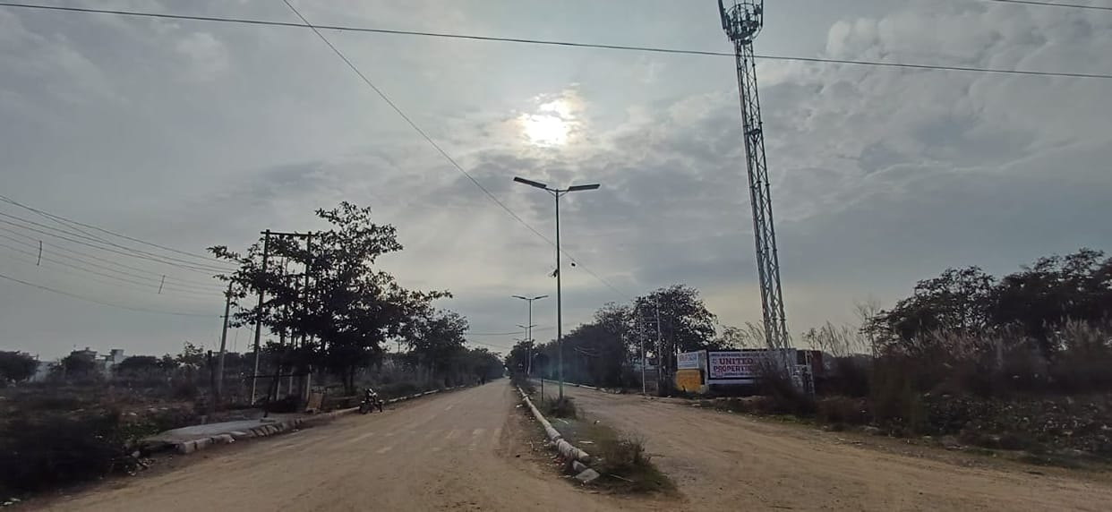 Rain at night, clouds during the day, weather may remain dry today