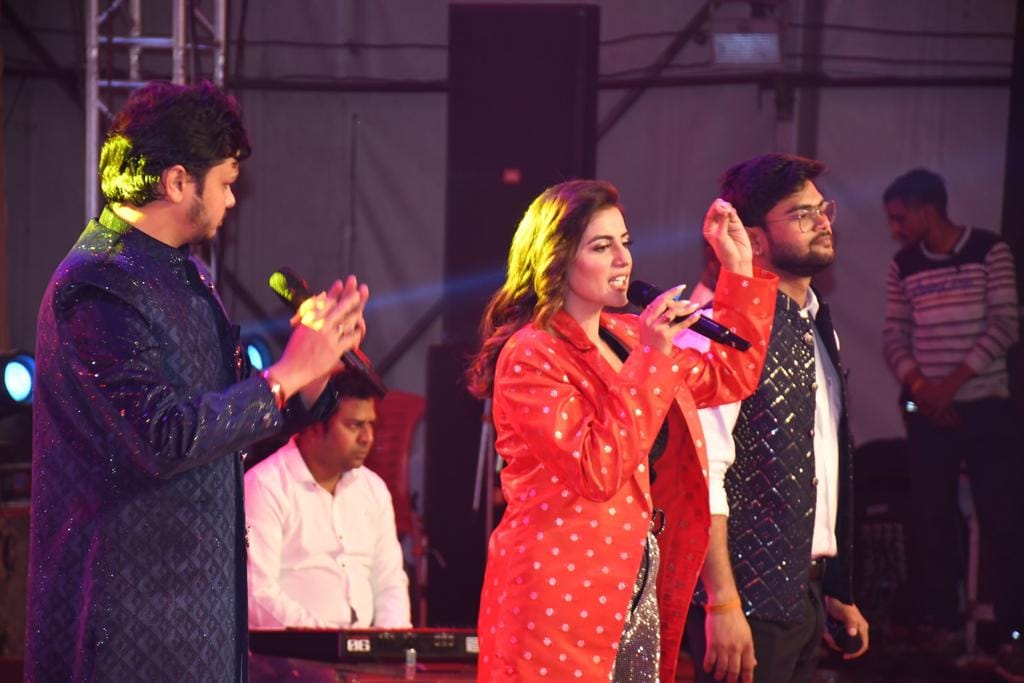 akshara singh performance