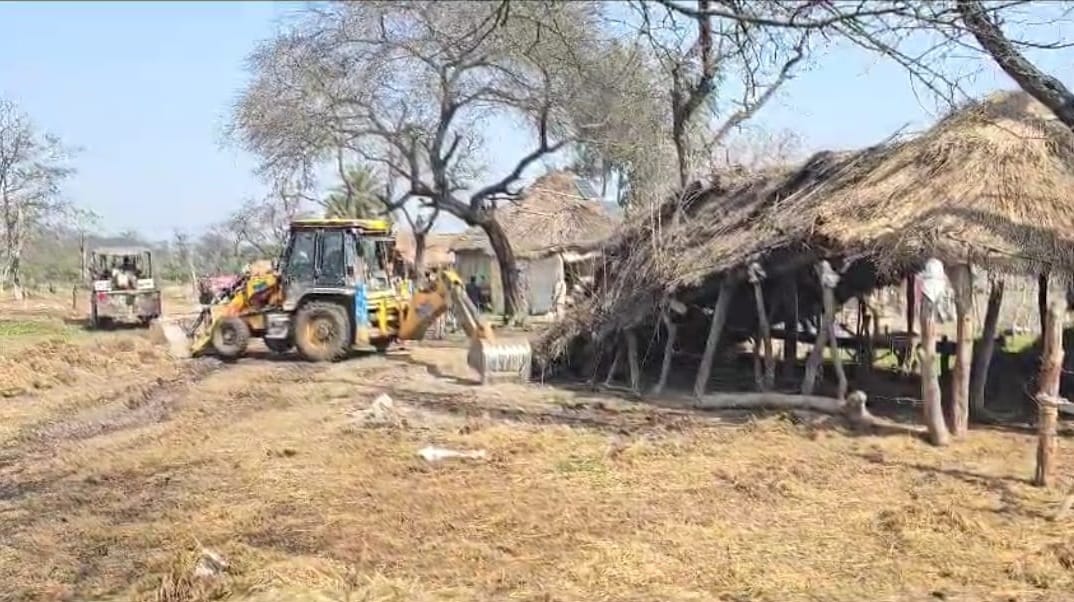 Bulldozer runs on illegal occupation of wildlife sanctuary land