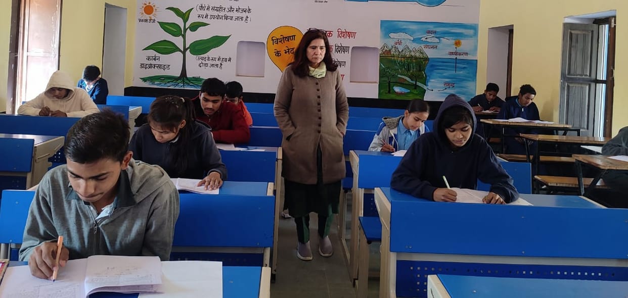 1,033 students appeared for Super-100 first phase exam