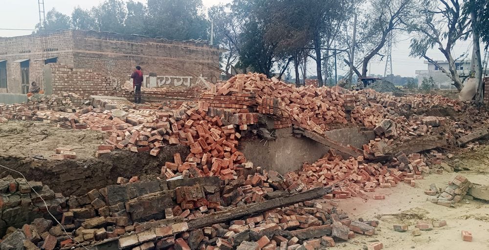 Bulldozers used illegal colonies to demolish illegal constructions.