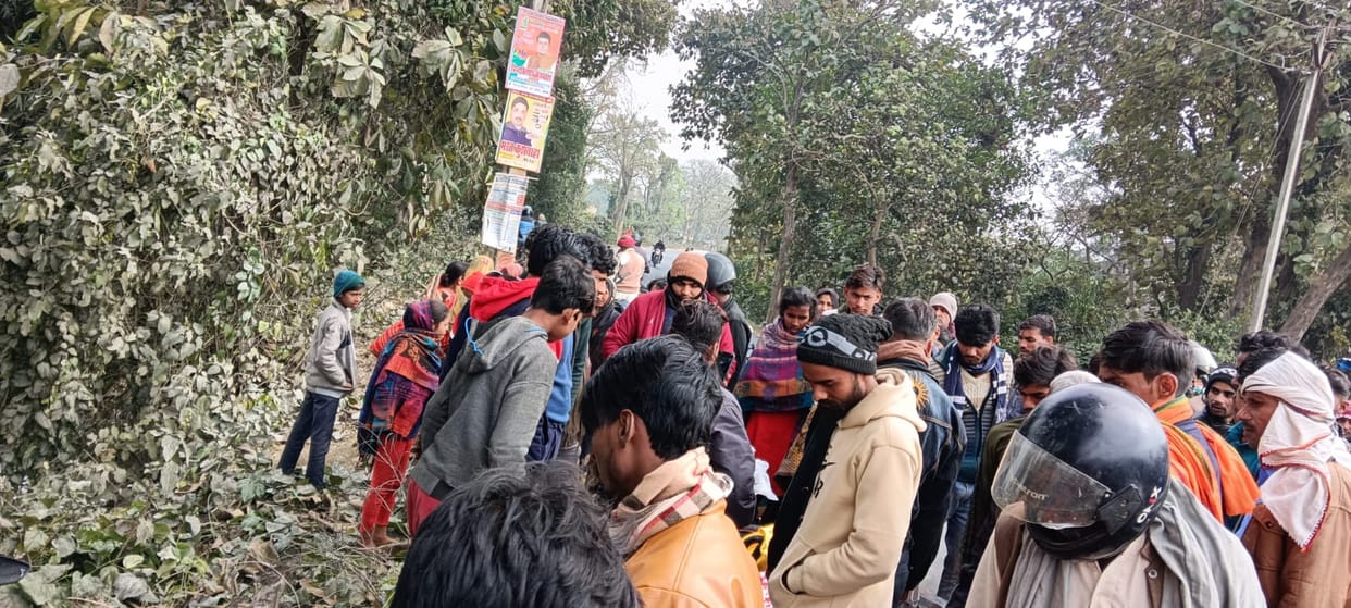 Woman dies, four including innocent child injured in collision between two bikes