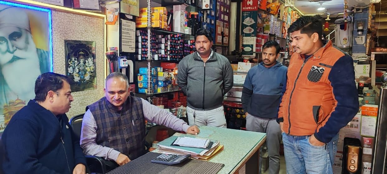 Theft in Shiv temple and three shops