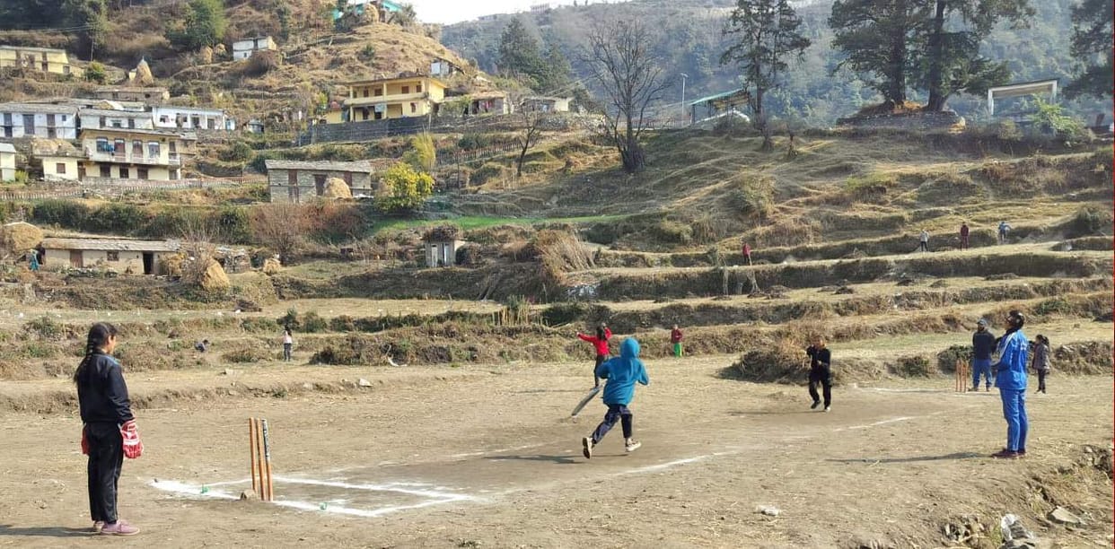 Women's match held in Mundoli, hit a lot of fours and sixes