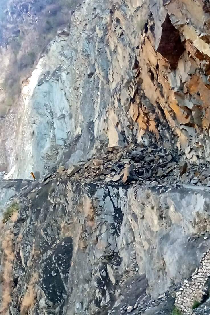 Badrinath Highway remained closed for one and a half hour in Bazpur