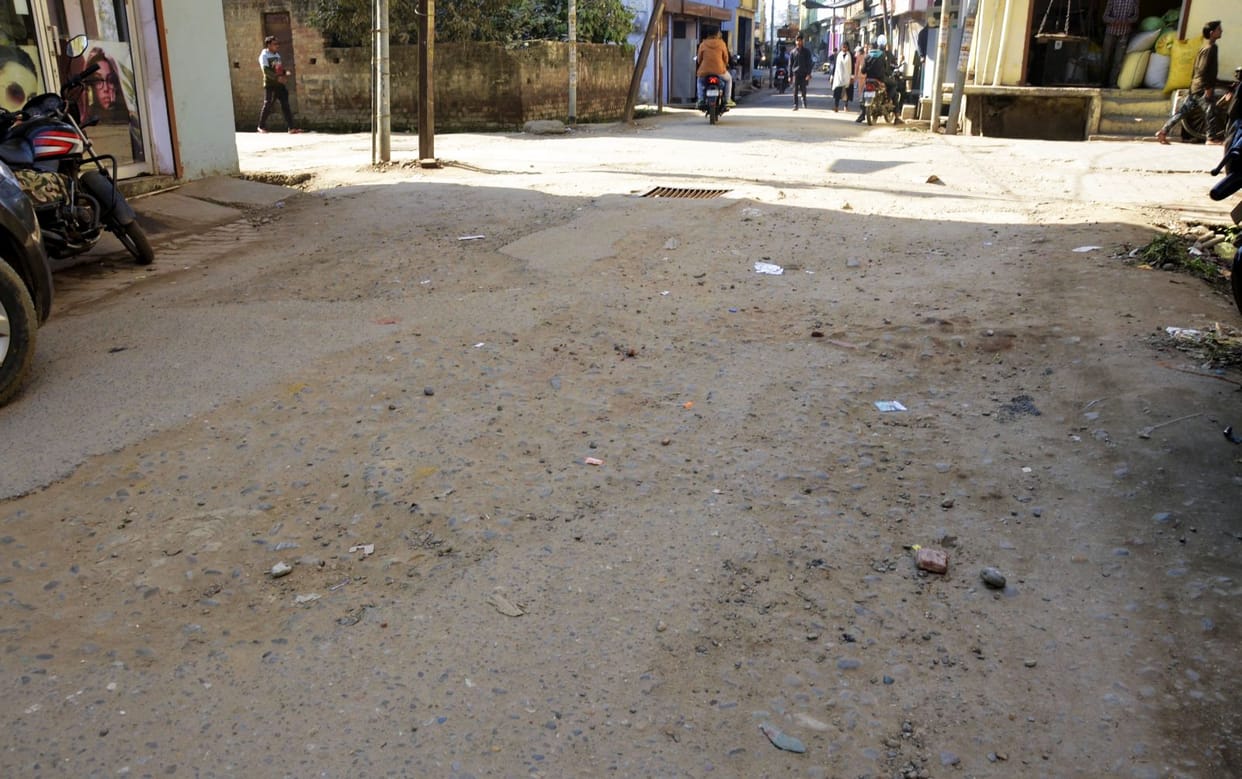 City roads full of potholes... how to walk fearlessly