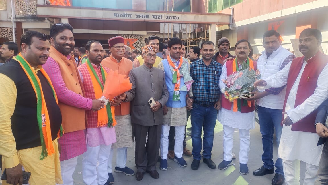 Four independent Nagar Panchayat presidents join BJP
