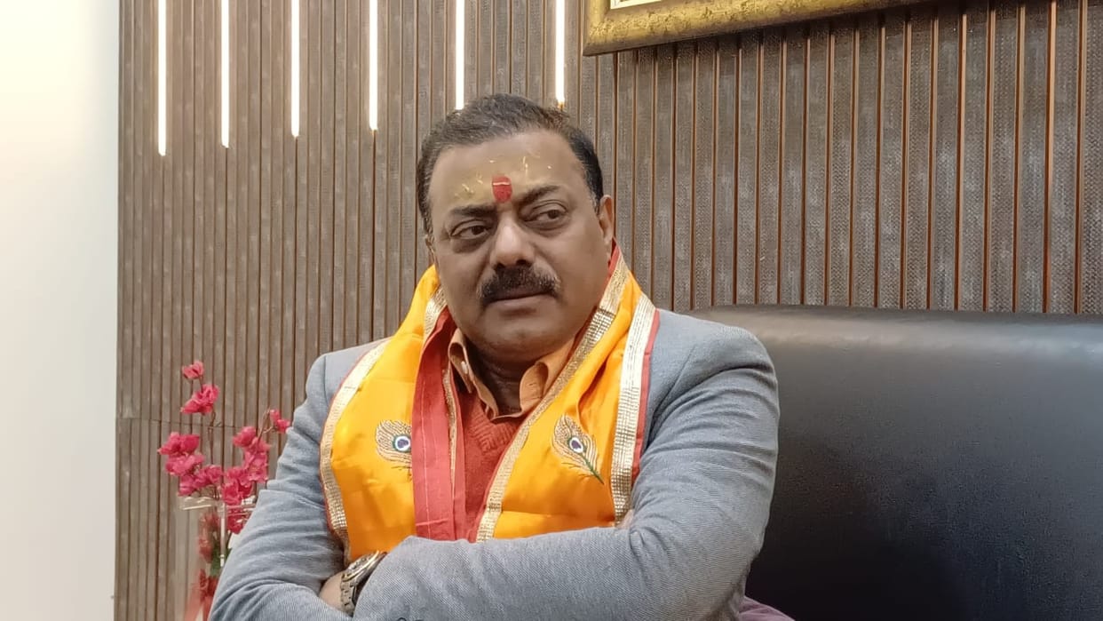 Muslims should leave Kashi-Mathura themselves