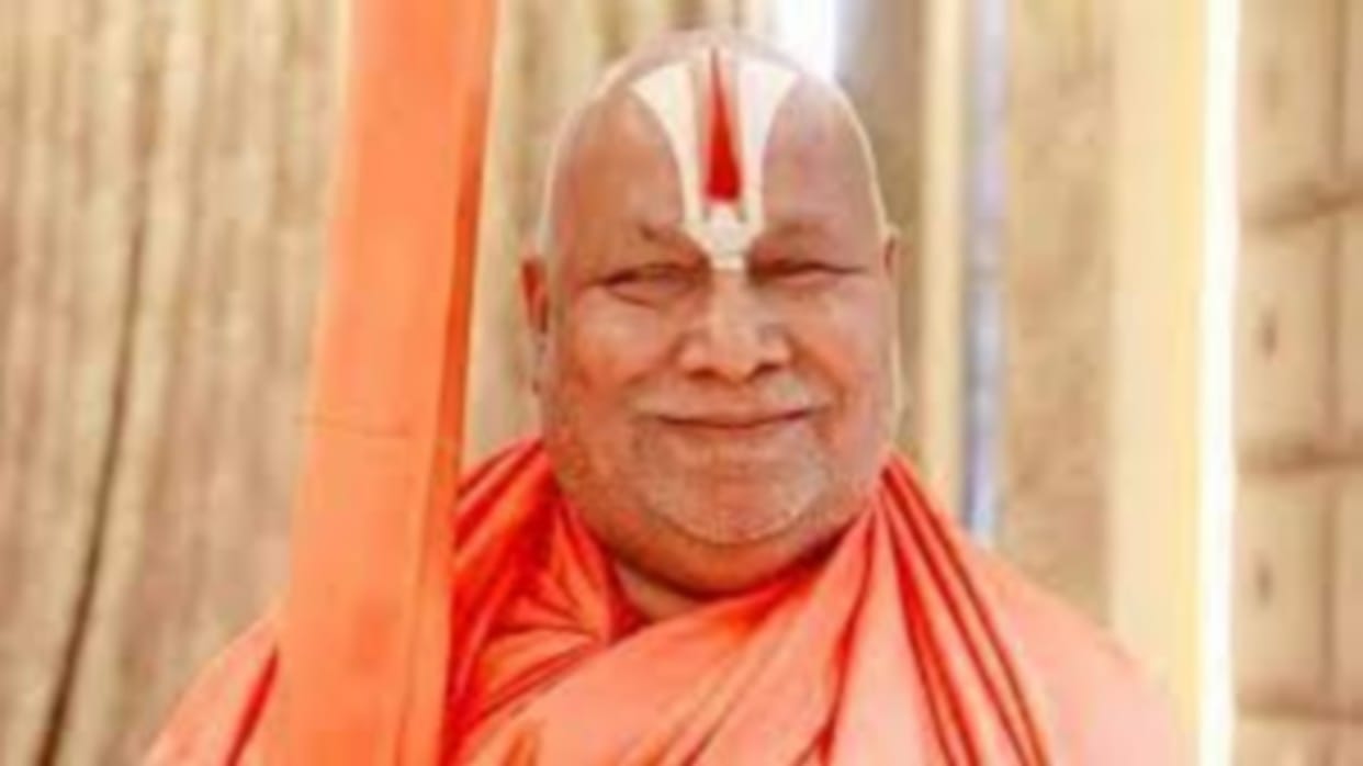 Uttarakhand News Jagadguru Swami Rambhadracharya referred to Delhi AIIMS from Dehradun Today