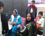 शहर के मातृ-शिशु अस्पताल में स्वास्थ्य जांच करवाने पहुंची गर्भवती महिला।