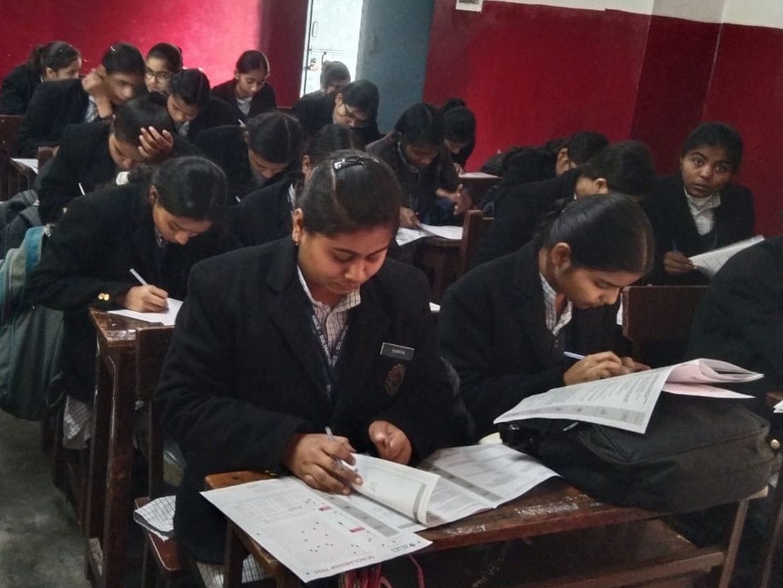 476 students appeared in Amar Ujala Disha examination.