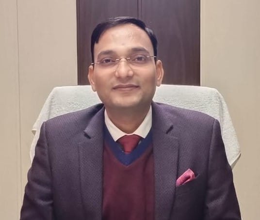 After CM flying, newly appointed SDM inspected the office