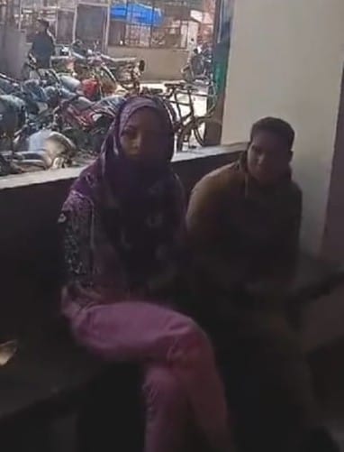 Mangalamukhis created ruckus outside the police station to free the accused