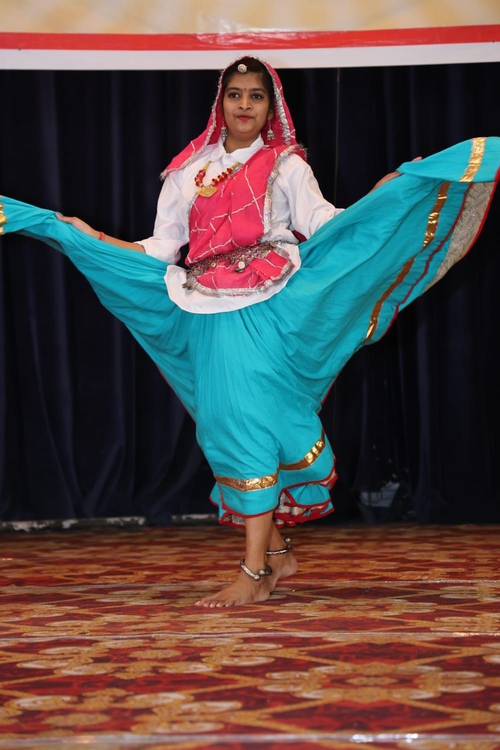 Let the colors of Phagun fly with the village, see the spring has come, Matwari Re...