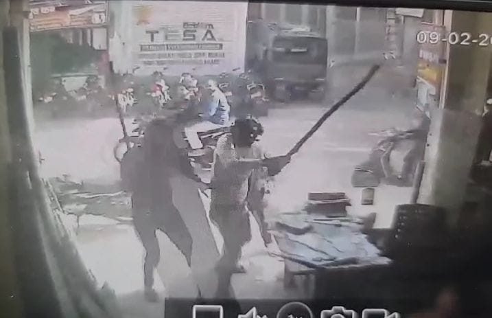 Shopkeeper attacked and vandalized for asking for money