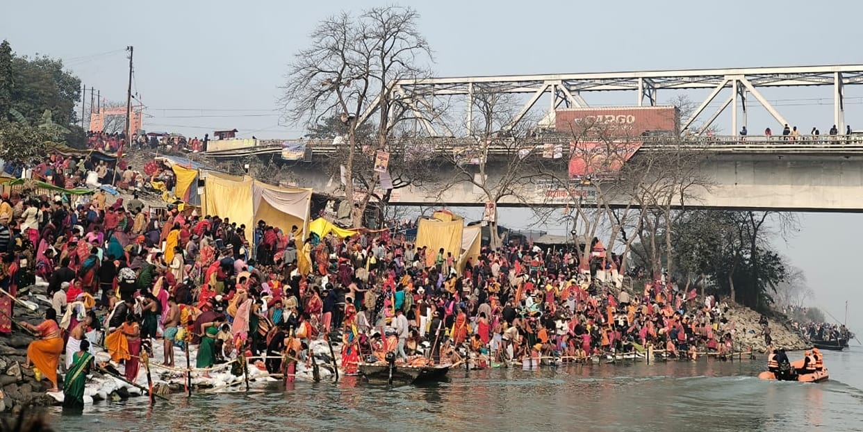 Devotees take a dip of faith on Mauni Amavasya