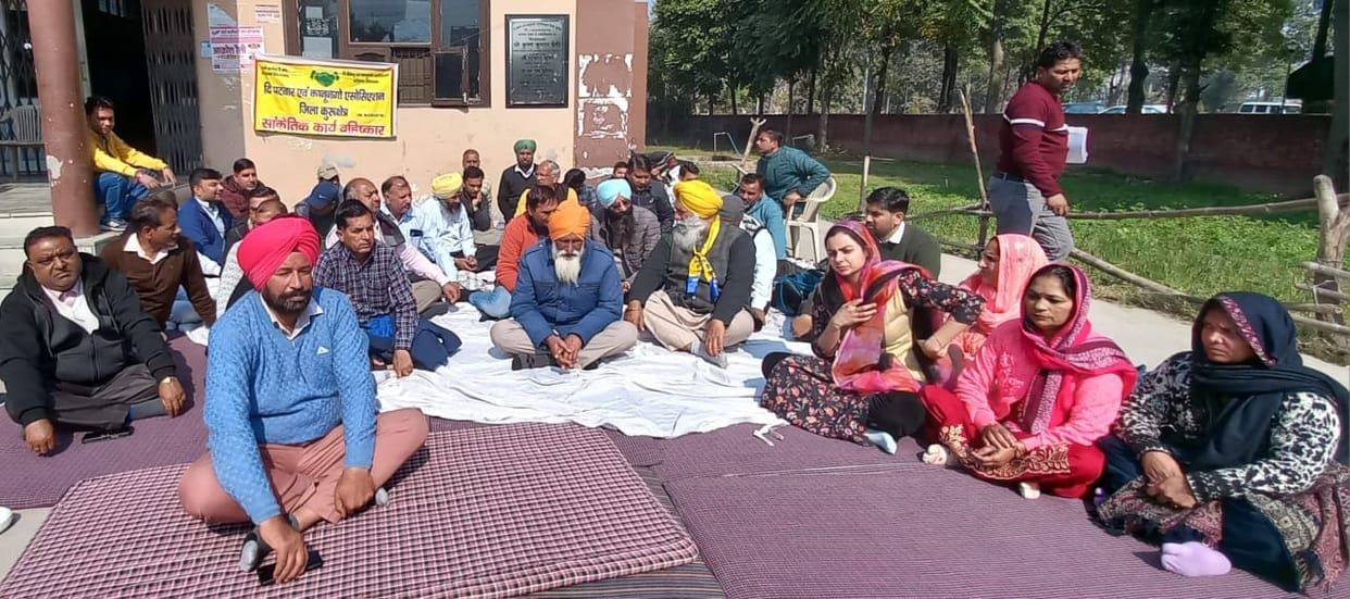 Patwar office empty, people coming to get work disappointed