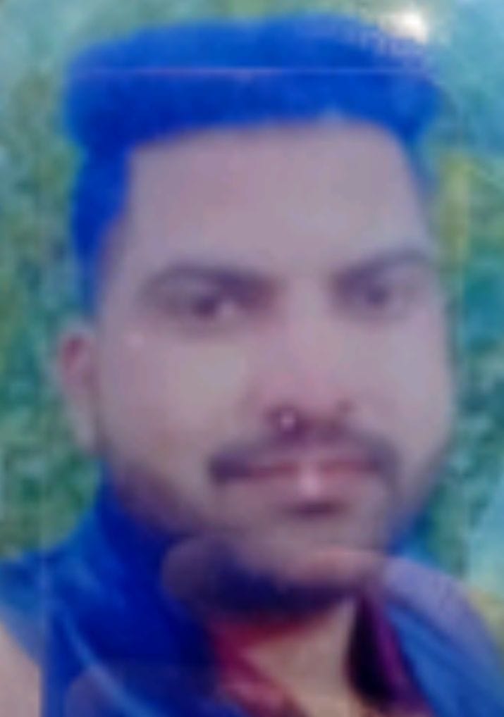 Transporter's body found in roadside pit