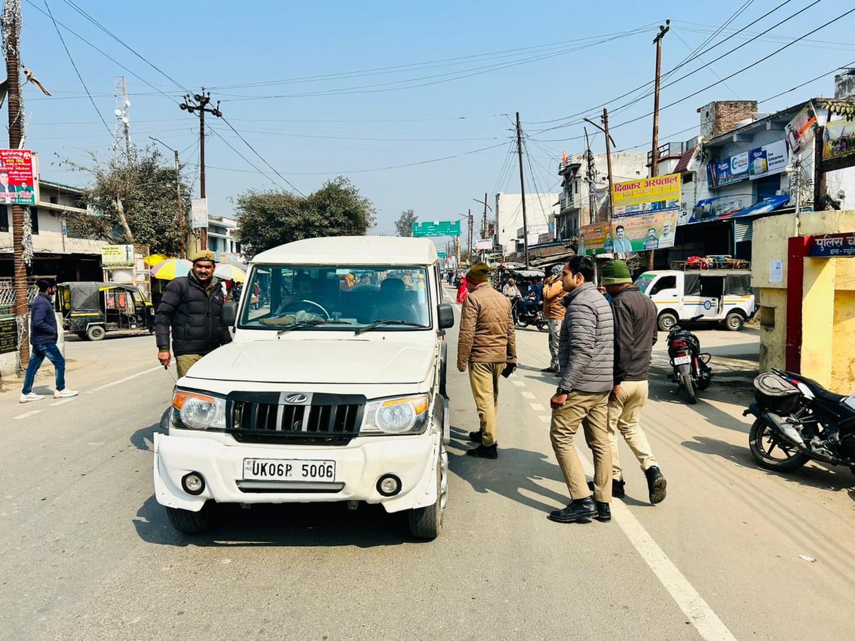 Police remained alert throughout the day, checking vehicles on the border