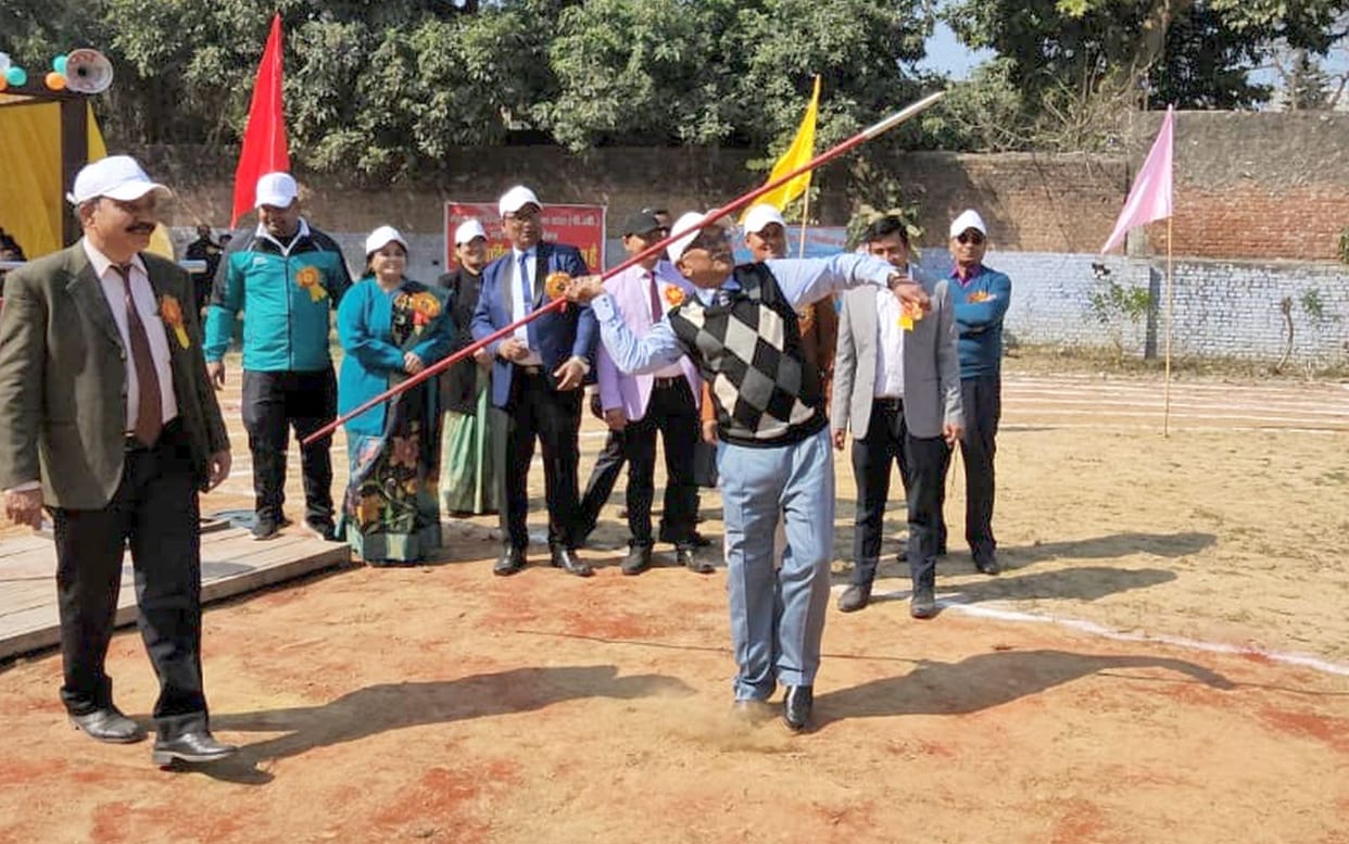 Aman tops in 200 meter race