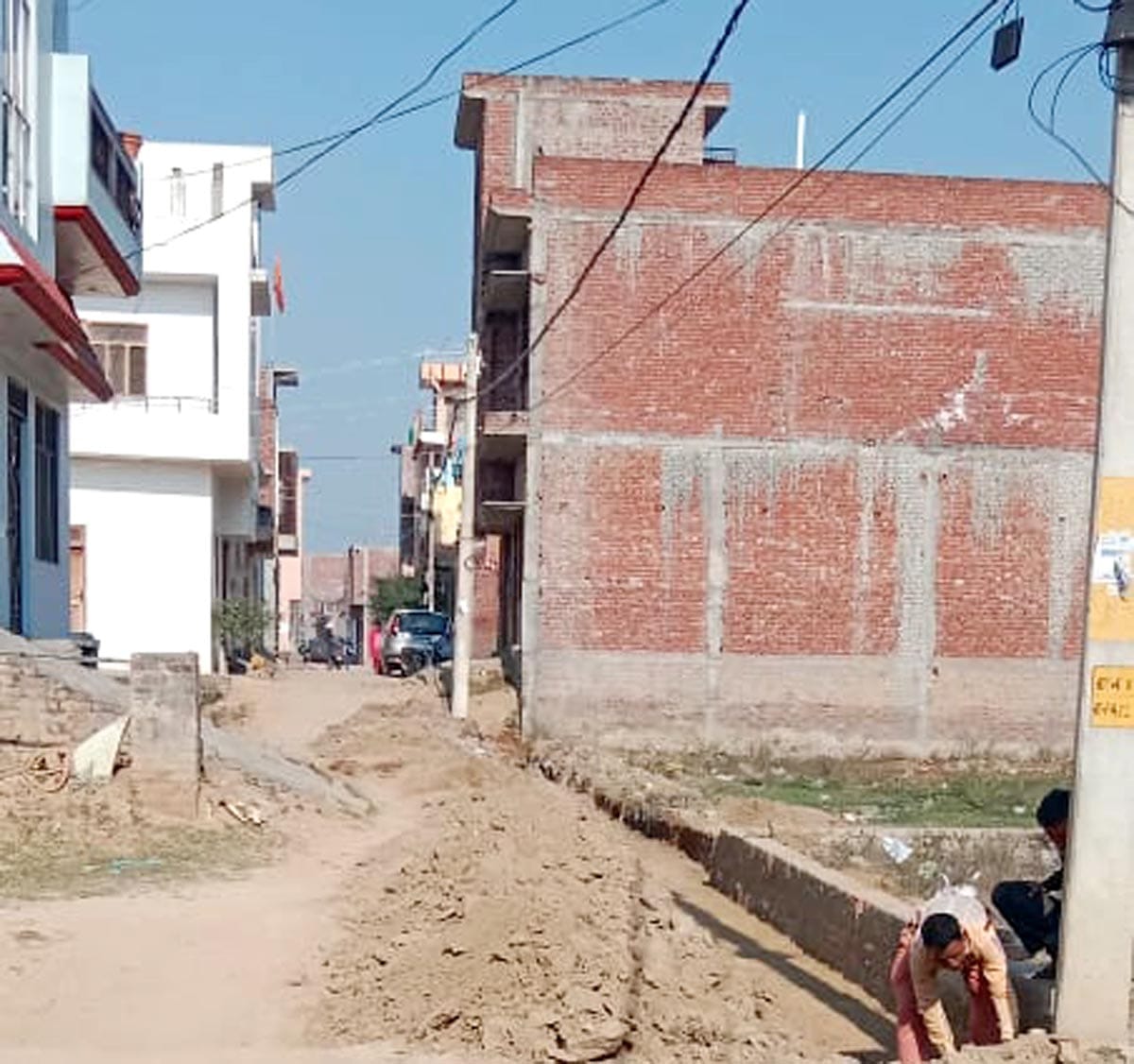 Construction of 22 roads started in Ujhani