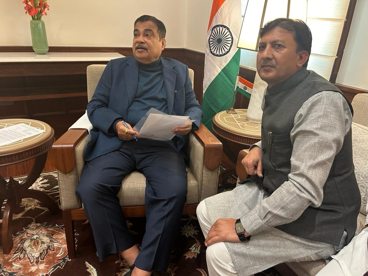 Four lane should be constructed in Hamirpur instead of two lane: Sikandar