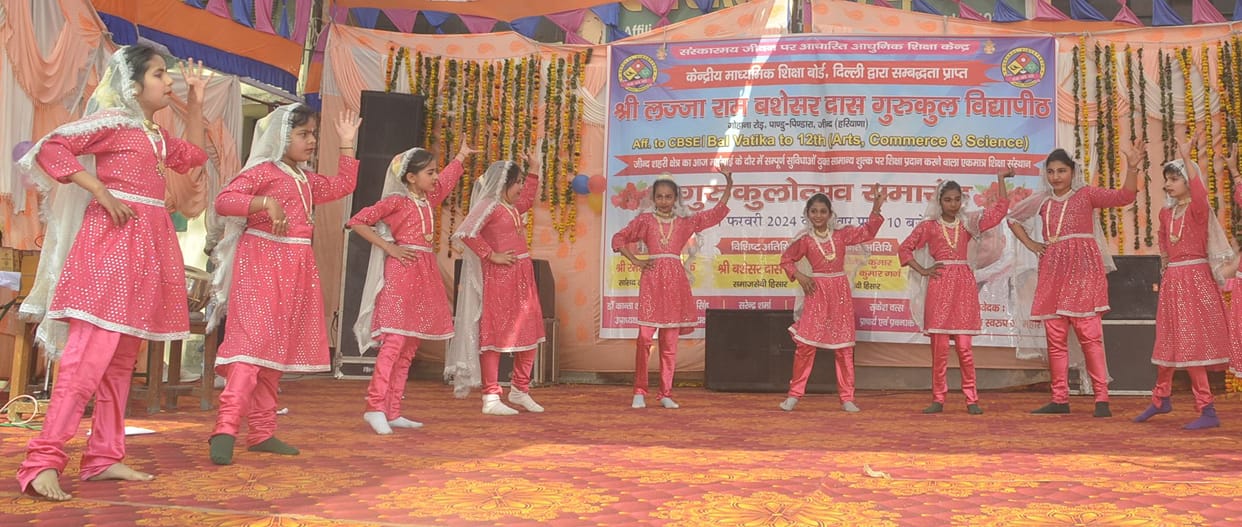 500 artists enthralled with art
