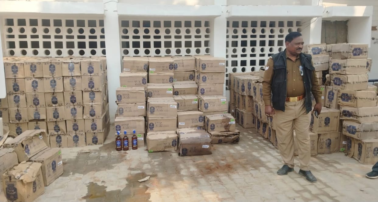 Trucks collide on highway, liquor worth Rs 30 lakh recovered from Punjab to Bihar