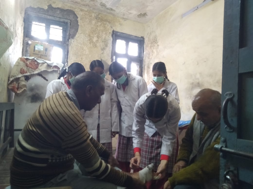 amboya school students visit in rajpur hospital