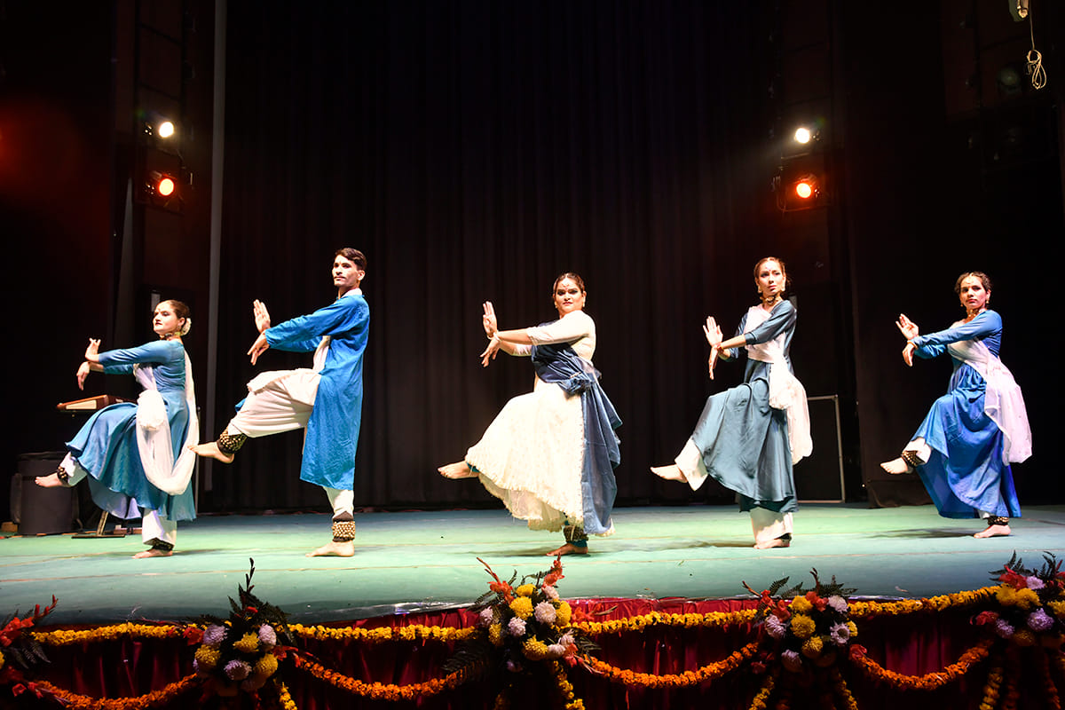 Vasant Utsav celebrated in Kalakarti Bhavan, artists from Haryana and Punjab celebrated