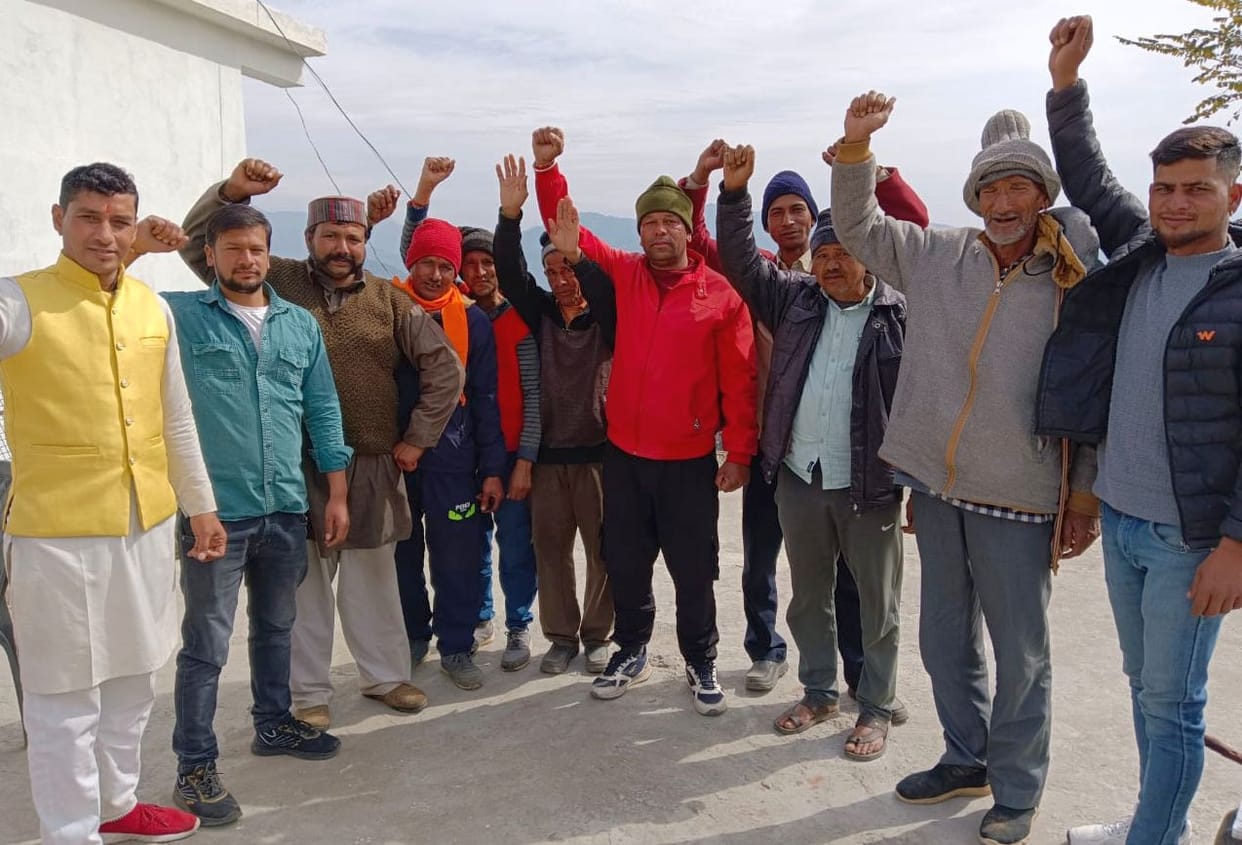 Demonstration of villagers on the demand of road hotmix