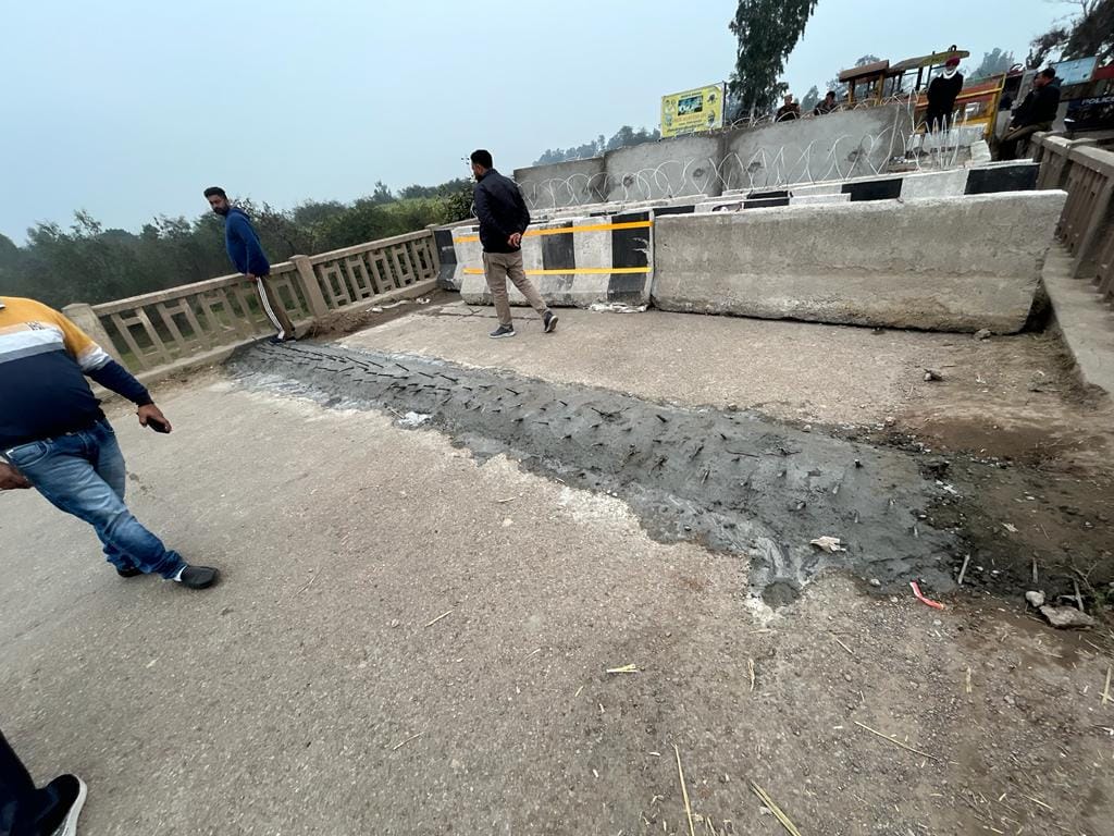 The administration used all its might to stop the farmers, multi-level barricades