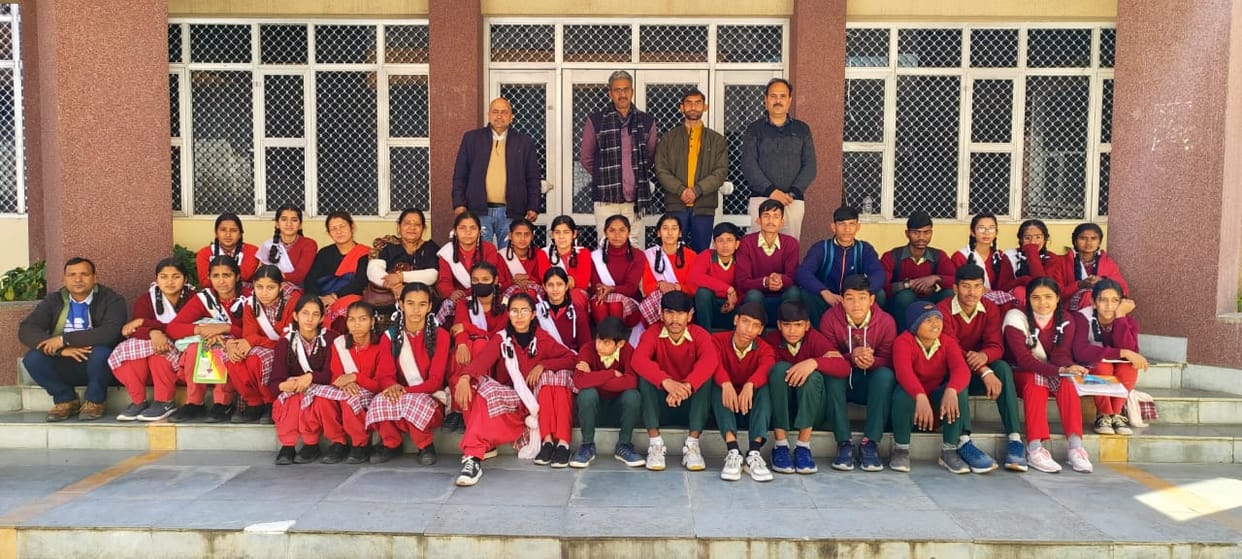 Students of Pansai School took a tour