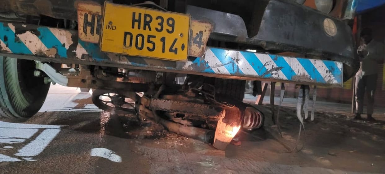 man crushed to death by truck bike dragged for 200 meters on road