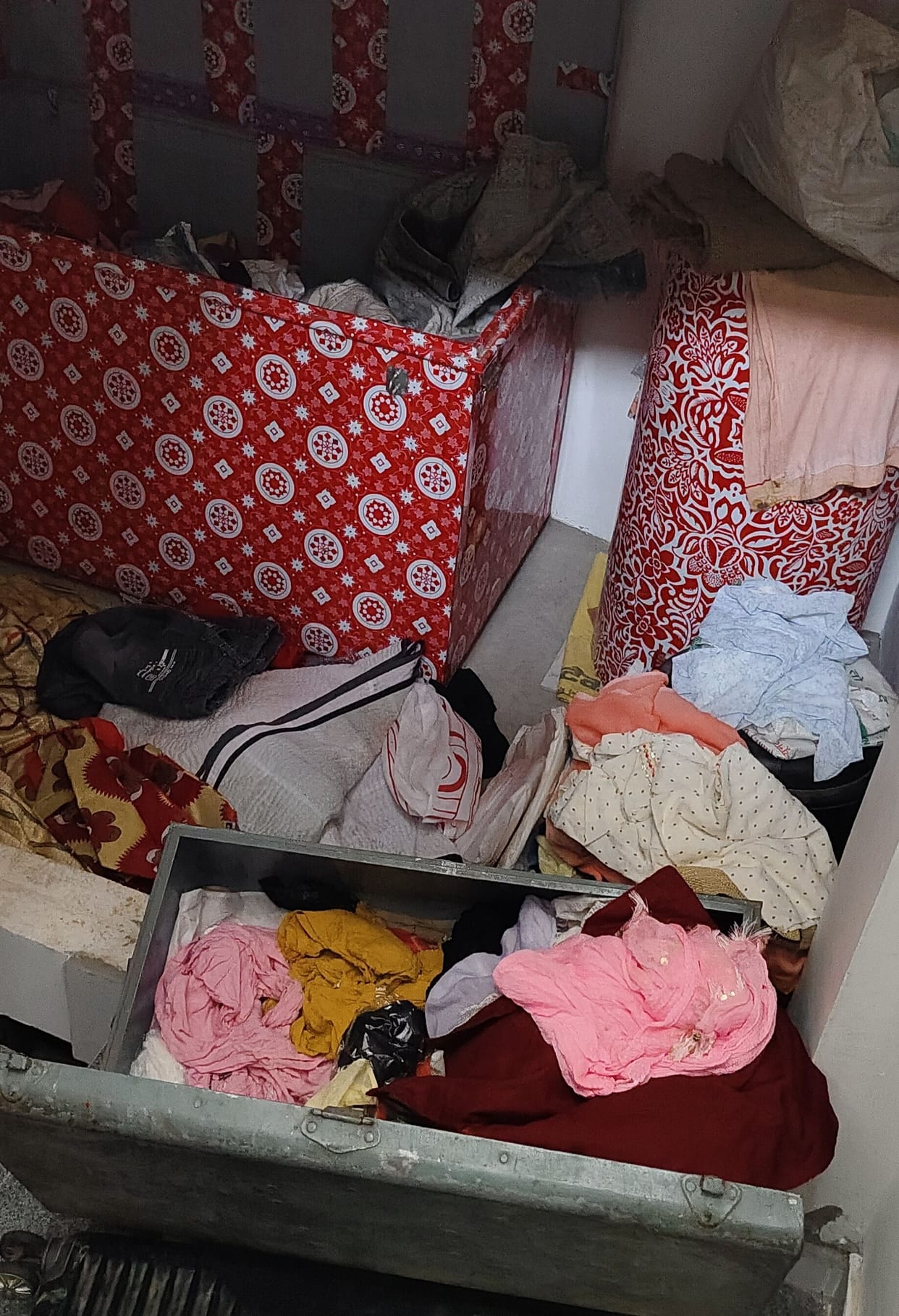 Panic among people due to seven incidents of theft simultaneously