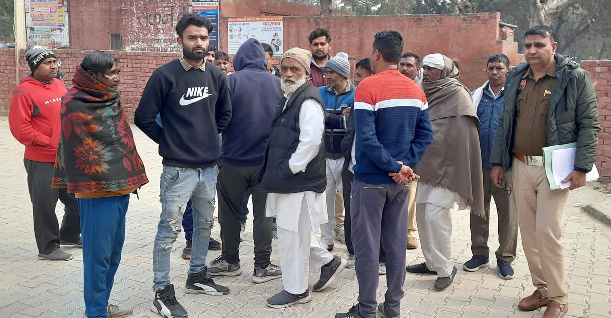 E-rickshaw hit by train, driver dies
