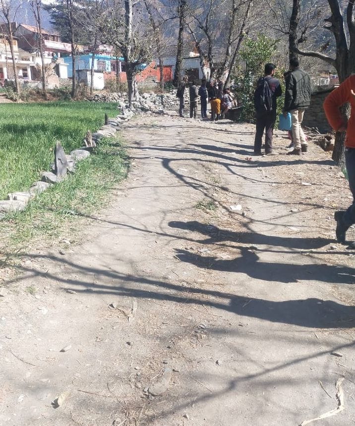 Road passed through government land, police took away iron angle chain