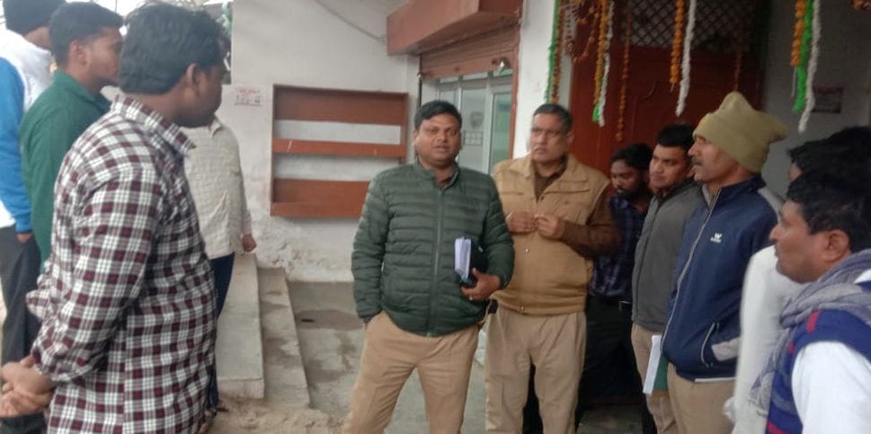 Miscreants vandalized the hospital, fired and looted