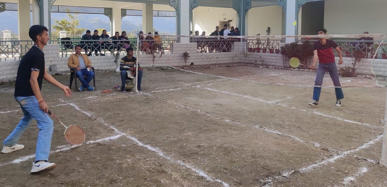 Alka became the winner in badminton competition