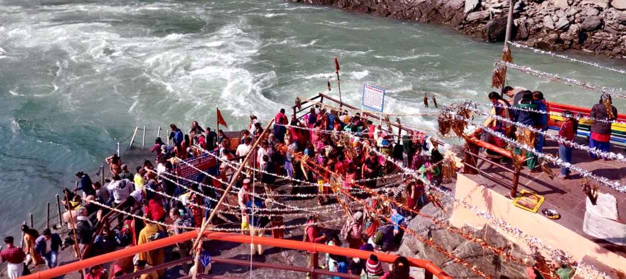 Dev Doli took bath in Sangam